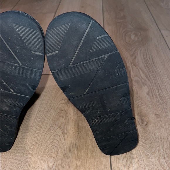 Airwalk Black Winter Boots with Faux Fur Trim - Picture 11 of 16